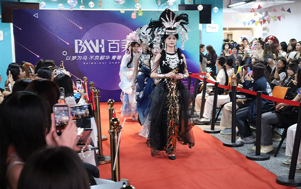 百美汇学校彩妆班毕业作品大秀